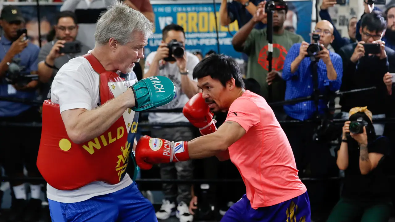 Latihan Santai Manny Pacquiao Jelang Hadapi Adrien Broner