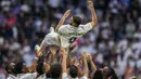<p>Karim Benzema sudah dipastikan akan meninggalkan Real Madrid pada akhir musim ini. Sebelumnya, Benzema disebut-sebut bakal akan menetap di Real Madrid satu tahun lagi. (AP Photo/Bernat Armangue)</p>