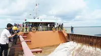 Kementerian Kelautan dan Perikanan (KKP) memastikan akan memproses hukum perusahaan yang melakukan penambangan pasir di perairan Pulau Rupat, Provinsi Riau.