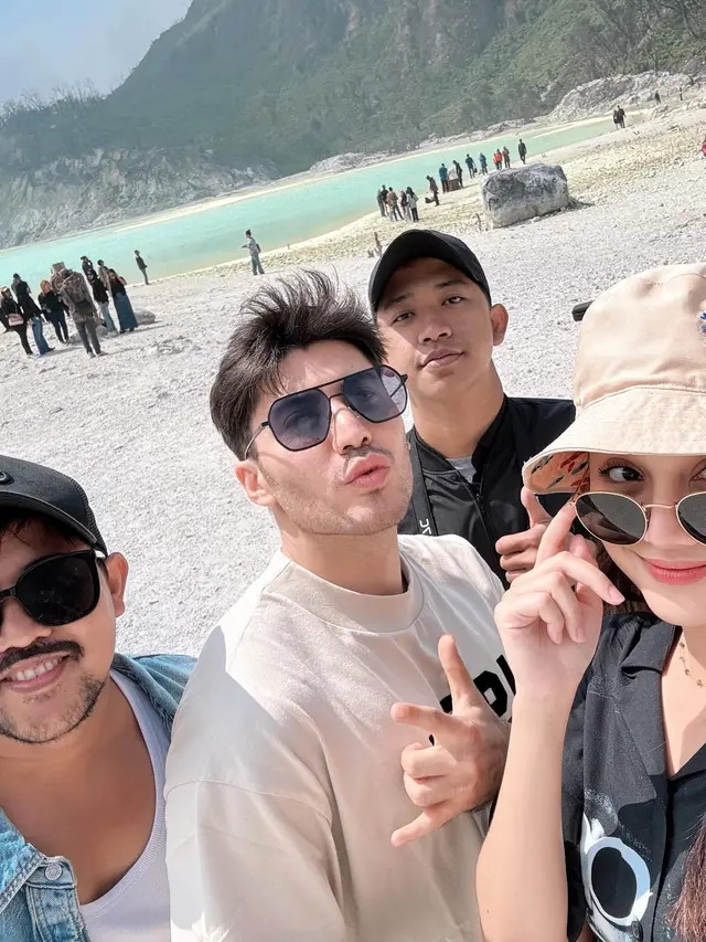7 Potret Liburan Esta Pramanita Bareng Bara Valentino Ini Tuai Banyak Sorotan