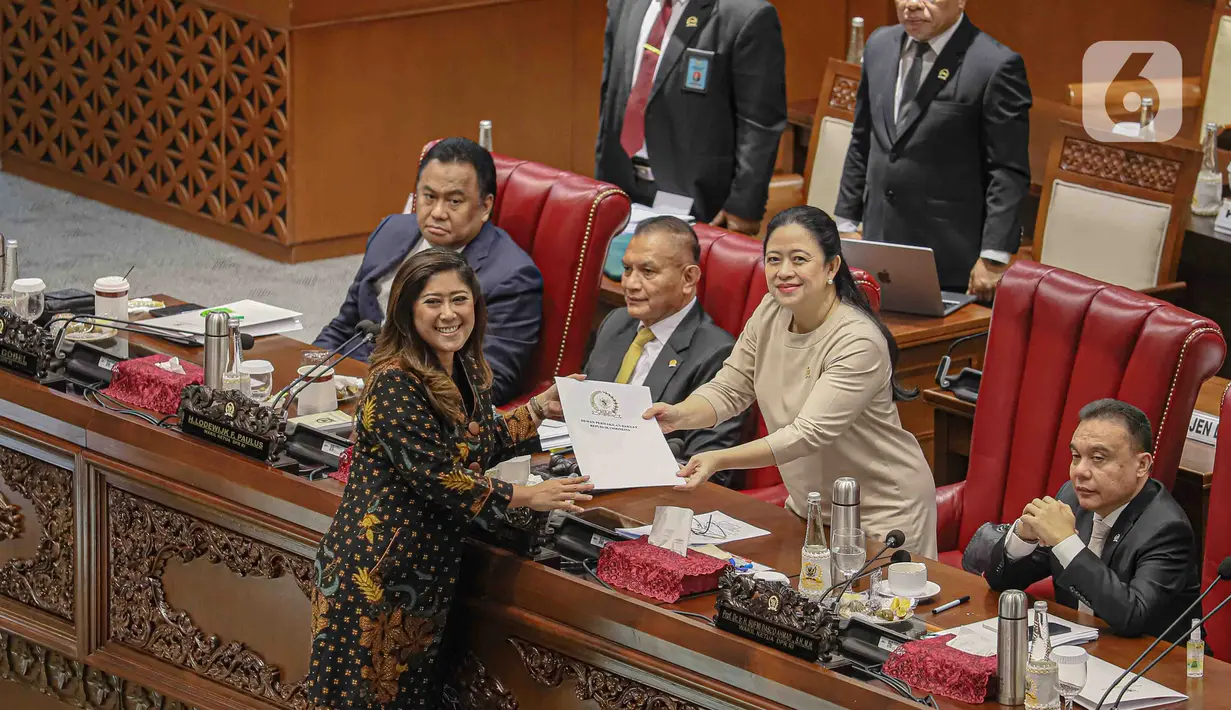 Tampak hadir pula Wakil Ketua DPR RI lainnya yakni Sufmi Dasco Ahmad, Lodewijk Paulus, dan Rachmat Gobel. (Liputan6.com/Faizal Fanani)