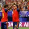 Pemain Spanyol Mikel Oyarzabal merayakan gol bersama rekan setimnya Lamine Yamal, kiri, setelah mencetak gol dalam laga Grup H Piala Dunia 2026 antara Spanyol vs Arab Saudi di Atlanta, Minggu, 21 Juni 2026. (AP Photo/Erik S.Lesser)