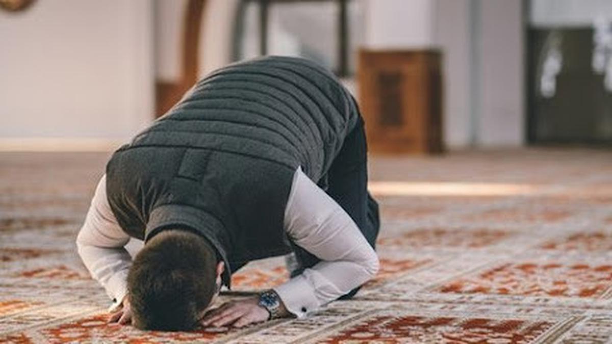 Doa Niat Sholat Tahajud Arab, Latin, Arti: Lengkap Tata Cara dan Keutamaan