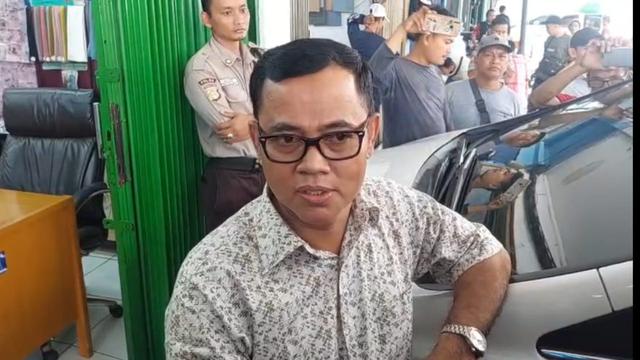 Video Viral Mirip Rebecca Klopper Ikut Jadi Beban Haji Faisal Meski Yakin  Si Pria Bukan Anaknya, Fadly Faisal - ShowBiz Liputan6.com