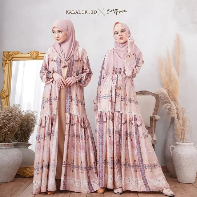 6 Gaya Cut Meyriska dan Marcella Simon Pakai Baju Kembaran Ini Bak Saudara