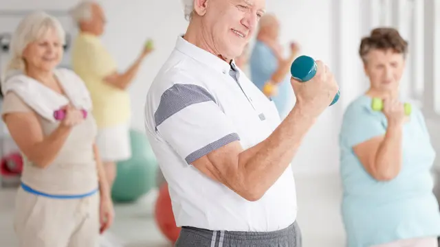 Olahraga Bikin Sistem Imun Lansia seperti Anak Muda (Photographee eu/Shutterstock)