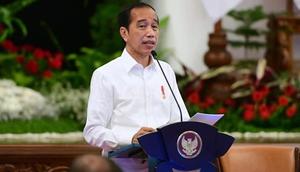 Presiden Jokowi saat berpidato di hadapan menteri-menterinya