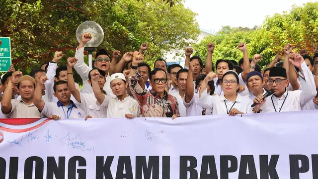 Ada Anak Butuh Sekolah, Wamenaker Noel Ajak Karyawan Indofarma Berjuang Bersama