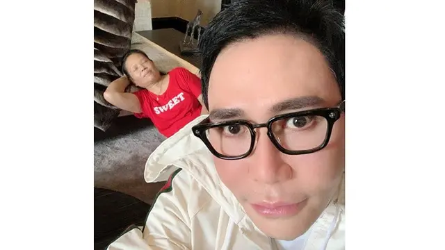 6 Potret Kedekatan Bos ANTV dengan ART nya, Sudah Dianggap Keluarga