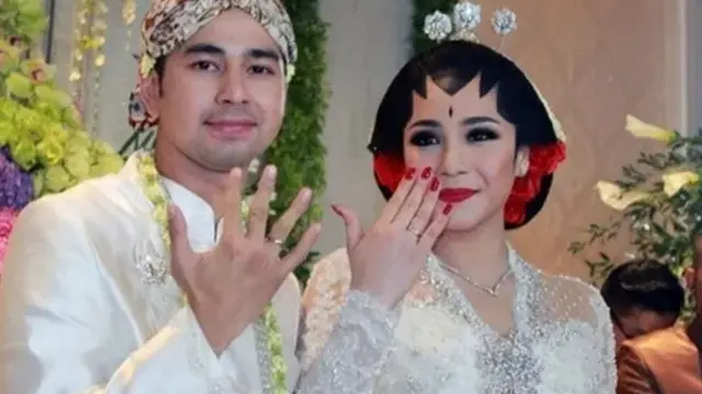 Model Cincin Emas yang Dipakai Seleb dan Artis, Inspirasi untuk Pernikahan di Tahun 2024