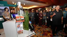 Rabu (30/4/14) pukul 10.00, Presiden Susilo Bambang Yudhoyono mengunjungi pameran di Bidakara, Jakarta (Liputan6.com/Herman Zakharia)