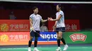 Di semifinal Kejuaraan Bulu Tangkis Asia 2026, Tiwi/Fadia akan menghadapi unggulan pertama dari China, Liu Shengshu dan Tan Ning, yang dijadwalkan berlangsung pada Sabtu 11 April 2026. Tampak dalam foto, ekspresi ganda putri Indonesia, Amallia Cahaya Pratiwi (kiri) dan Siti Fadia Silva Ramadhanti (kanan) usai bertanding melawan Rin Iwanaga/Kie Nakanishi (Jepang) pada babak perempat final Kejuaraan Bulu Tangkis Asia 2026 di Ningbo, provinsi Zhejiang, Tiongkok Timur pada Jumat 10 April 2026. (CN-STR/AFP) / China OUT