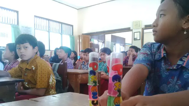 Jajanan kantin sekolah berkontribusi pada angka obesitas anak.