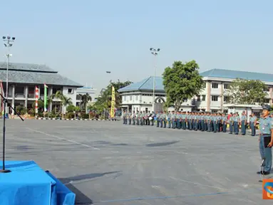 Citizen6, Surabaya: Segenap prajurit dan PNS Kolinlamil melaksanakan upacara 17 - an pada Juni 2012 dengan Inspektur Upacara Kaskolinlamil, Laksma TNI I.N.G.N. Ary Atmaja di Lapangan Apel Mako Kolinlamil, Tanjung Priok, Jakarta, Senin (18/6). (Pengirim: K