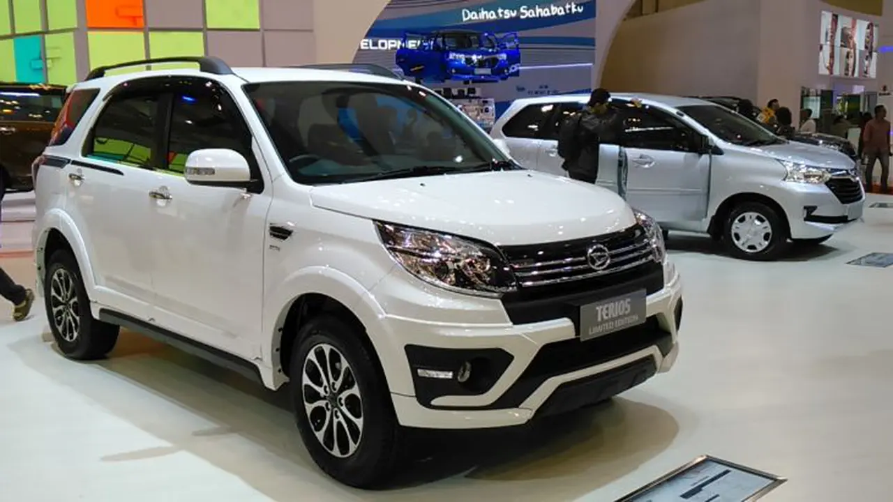 Edisi Spesial Terios dan Ayla Mejeng di Booth Daihatsu