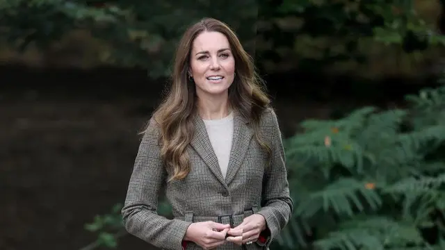 Inspirasi Skinny Jeans Kate Middleton yang Bikin Paha Lebih Langsing