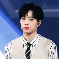 Member Wanna One, Lai Guanlin beberapa waktu lalu melakukan live dengan fansnya dan menceritakan beberapa detail kehidupannya. (koreaboo)