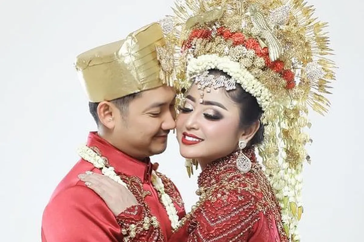 [Fimela] Dewi Perssik dan Angga Wijaya
