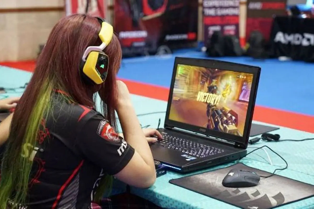 Jadi Gamer Profesional, Monica Carolina Punya Gaji Rp159 Juta