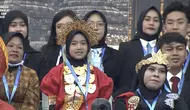 Guyonan Prabowo pada Citra Siswi Sekolah Rakyat saat Sidang Tahunan MPR