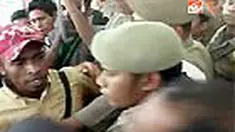 Puluhan aktivis HMI Ambon berunjuk rasa di depan kantor Gubernur Maluku menolak kedatangan Presiden SBY dan para tamu dari AS dalam ajang International Sail Banda 2010 Juli mendatang.