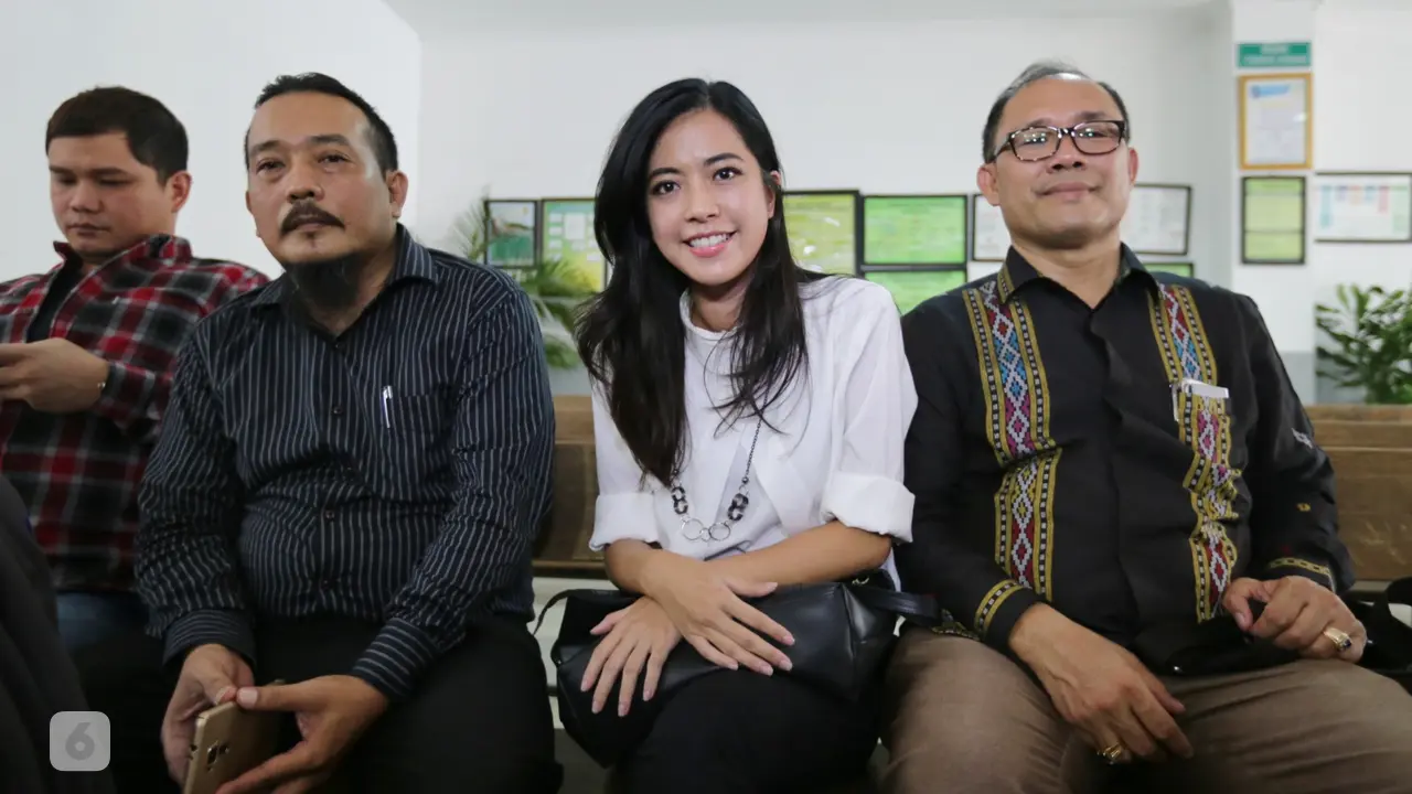 [Bintang] Yeslin Wang istri Delon