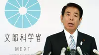 Kritik terhadap Menteri Olahraga Jepang terus mengalir karena bujet pembangunan stadion Olimpiade Tokyo 2020 melambung tinggi.