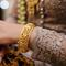 Model Gelang Emas Hollow Elegan untuk Kondangan. Foto: Gemini