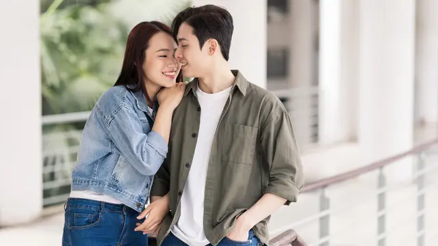 perempuan dan pasangan 13 juli berdua