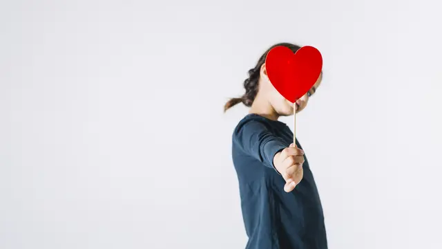 Setia dan Berkomitmen Tinggi