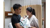 6 Momen Mesra Naga Eks Lyla Bareng Istri, Hamil Setelah 8 Tahun Menikah (sumber: Instagram.com/febyriz)