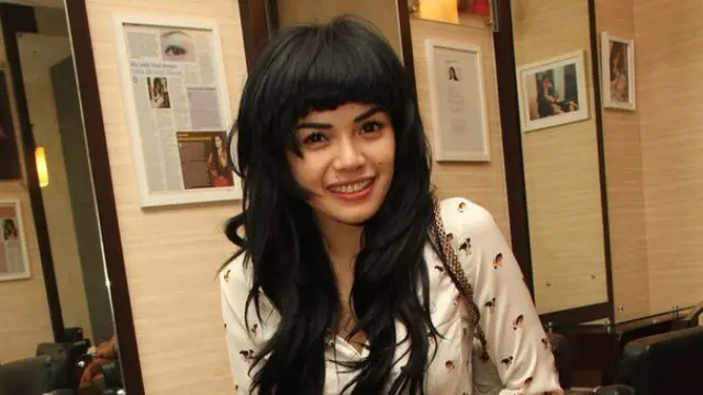 6 Potret Lawas Nikita Mirzani Sebelum Operasi Plastik, Perubahannya Drastis