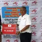 Direktur PT. Ajinomoto Indonesia, Tri Mulyo menyerahkan bantuan untuk korban bencana gempa bumi dan tsunami di Palu, Sigi dan Donggala, Sulawesi Tengah.