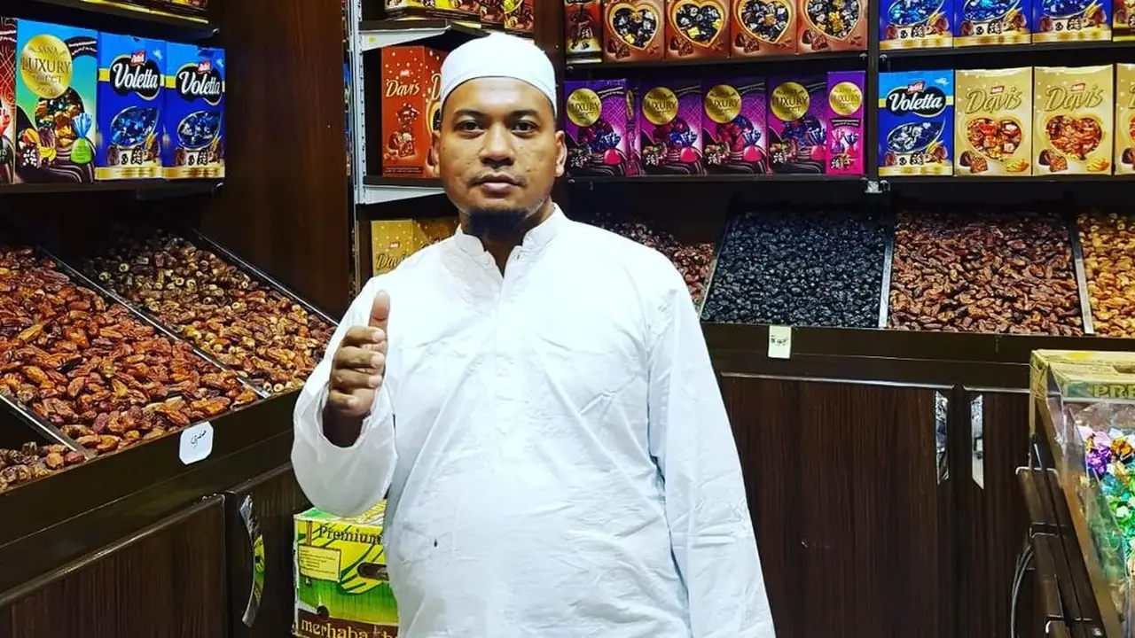 Safni Rizal (https://www.instagram.com/p/CqNC4tkrtGG/)