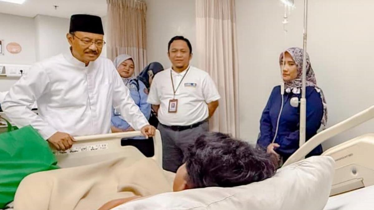 Gus Ipul Jenguk Korban Ledakan SMAN 72 Jakut, Pastikan Beri 3 Jenis Bantuan