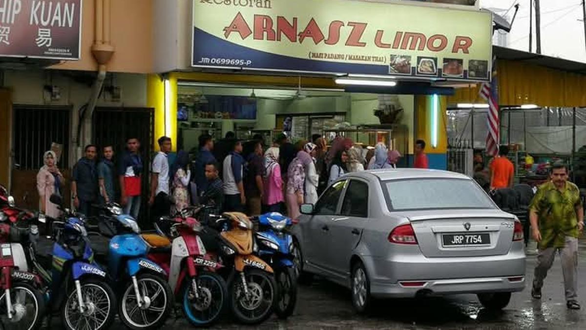 Nasi Padang Legendaris di Johor Bahru Malaysia yang Tak Pernah Sepi Pengunjung