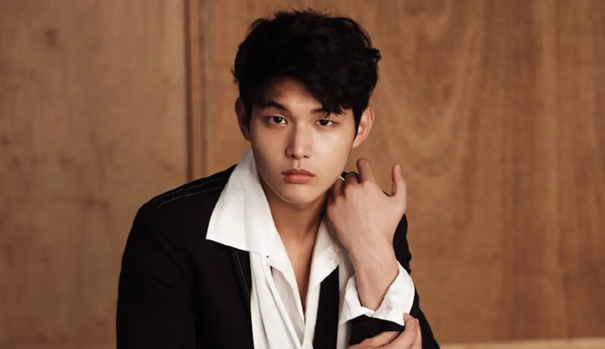 Lee Seo Won merupakan salah satu artis Korea Selatan yang namanya sedang meroket dan mempunyai banyak penggemar di kalangan remaja. Tak hanya jadi MC di Music Bank, ia juga akan tampil di serial About Time. (Foto: Soompi.com)