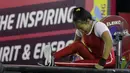 Atlet para angkat berat, Ni Nengah Widiasih, saat beraksi pada Asian Para Games di Balai Sudirman, Jakarta, Minggu (7/10/2018). Ni Nengah berhasil mempersembahkan medali perak dengan total angkatan 97 kg. (Bola.com/M Iqbal Ichsan)
