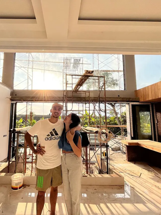 7 Potret Terbaru Pembangunan Rumah Jessica Iskandar dan Vincent Verhaag, Mewah