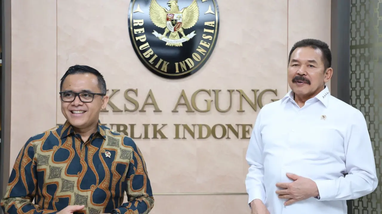 Menteri Pendayagunaan Aparatur Negara dan Reformasi Birokrasi (Menpan RB) Abdullah Azwar Anas beserta Jaksa Agung ST Burhanuddin mengkaji pembentukan badan pemulihan aset.