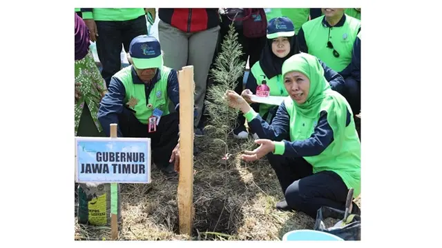 Khofifah Mengajak Masyarakat Mengendalikan Polusi Udara