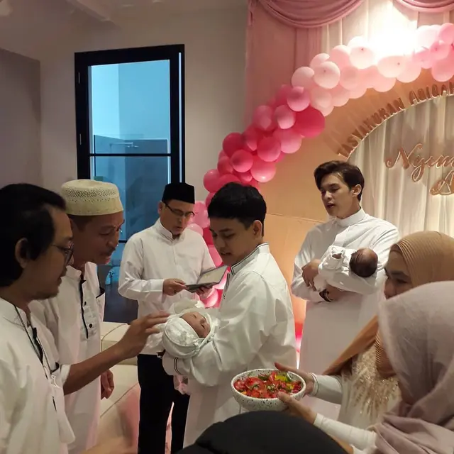 6 Momen Akikah Buah Hati Dinda Hauw, Digelar Bersamaan dengan Tasyakuran Anak Kakaknya