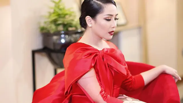 [Bintang] Nagita Slavina - Caren Delano