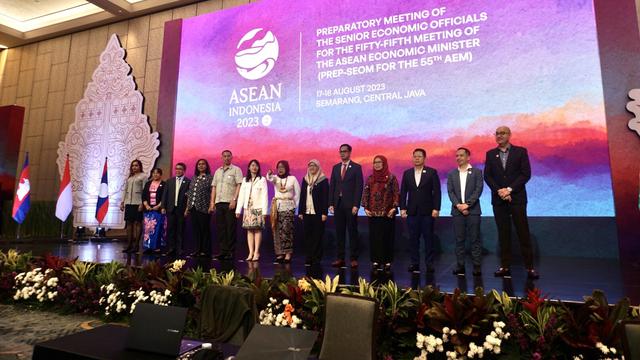 Bertepatan dengan HUT RI ke -78 digelar pertemuan Menteri Ekonomi ke-55 (55th ASEAN Economic Ministers'/AEM) pada 17-22 Agustus 2023 di Semarang, Jawa Tengah.