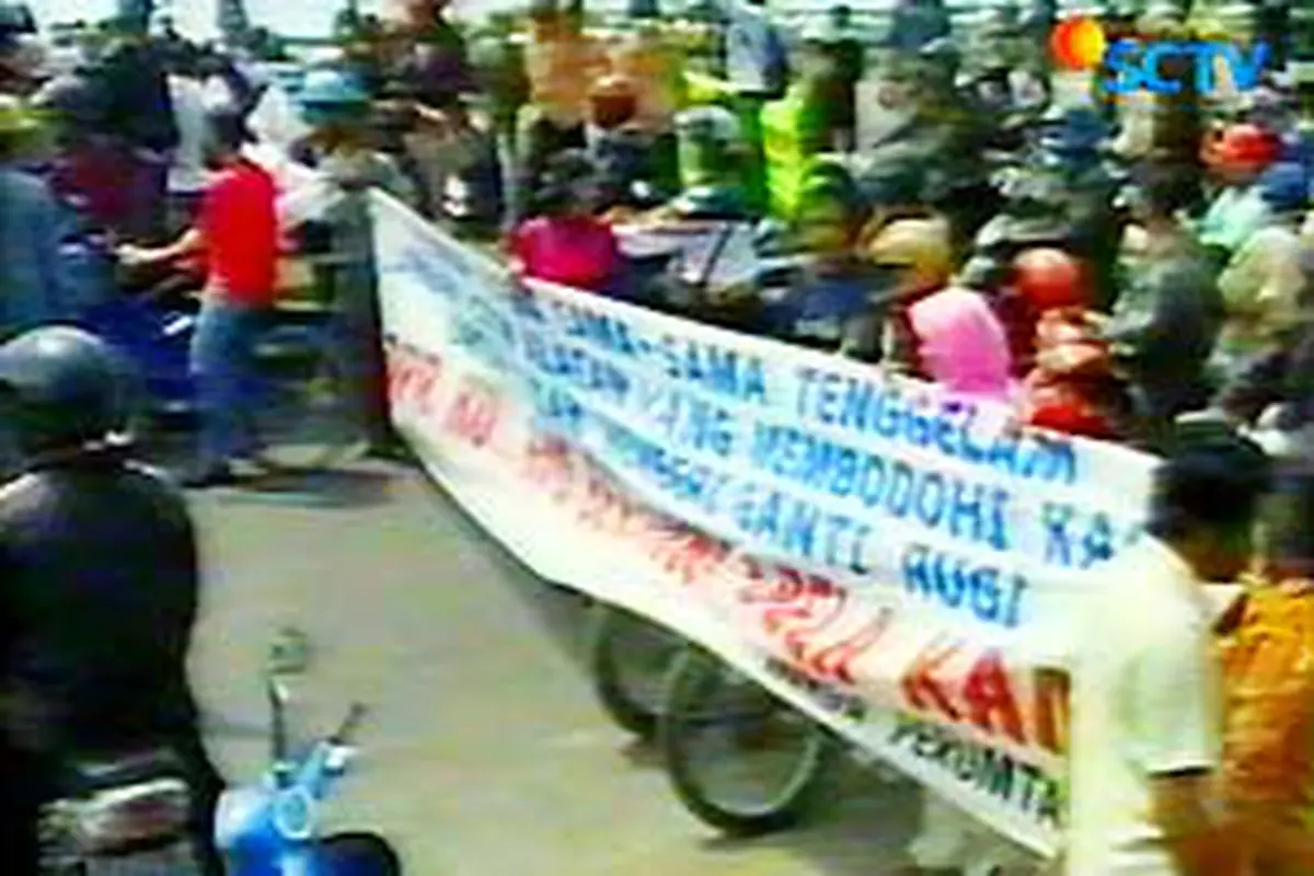 120307bdemo-lapindo.jpg