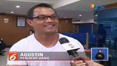 Dibanding pekan lalu, jumlah warga yang menukar dolarnya dengan rupiah ini meningkat hingga tiga kali lipat.