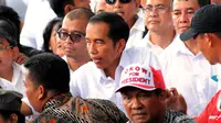 Pasangan Jokowi dan JK resmi mendaftar sebagai calon presiden dan calon wakil presiden di kantor KPU. Senin, (Liputan6.com/Faisal R Syam)