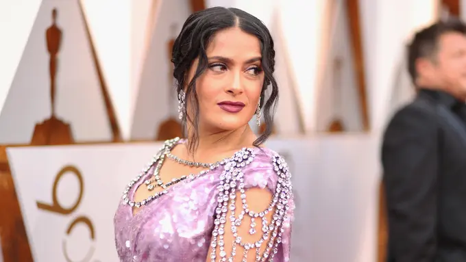 Salma Hayek di Piala Oscar 2018
