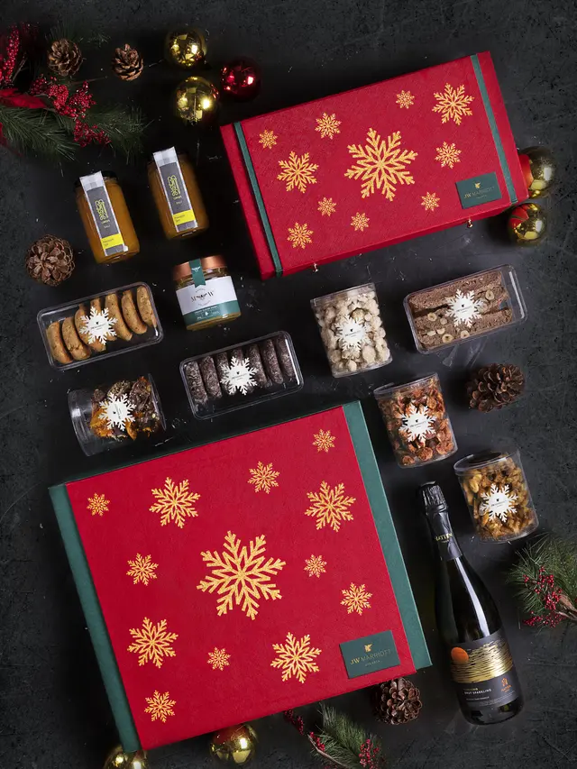 Merayakan akhir tahun dengan hangat bersama keluarga di JW Marriott Hotel Jakarta