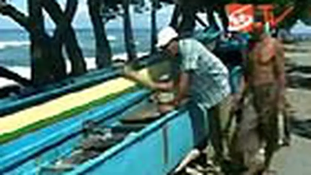 Ombak Tinggi, Nelayan Alih Profesi